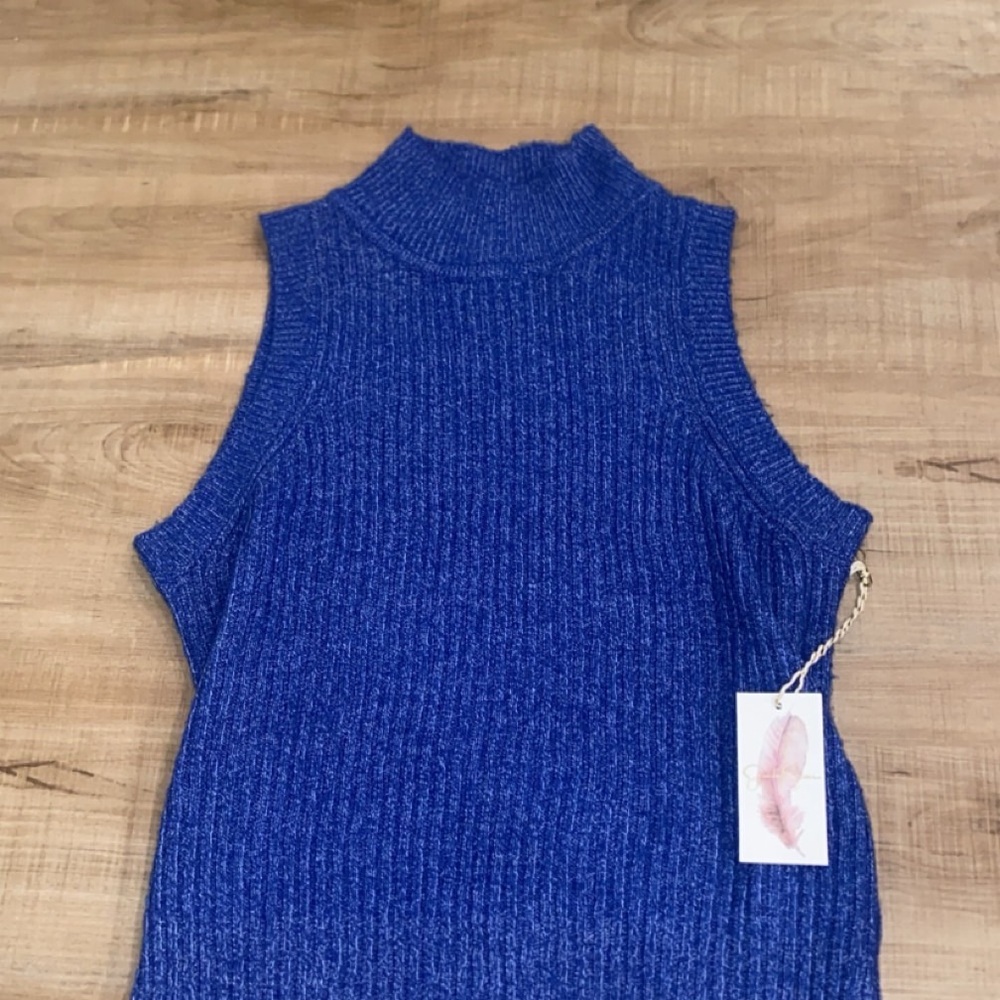 Jessica Simpson Blue Sleeveless Knit Top